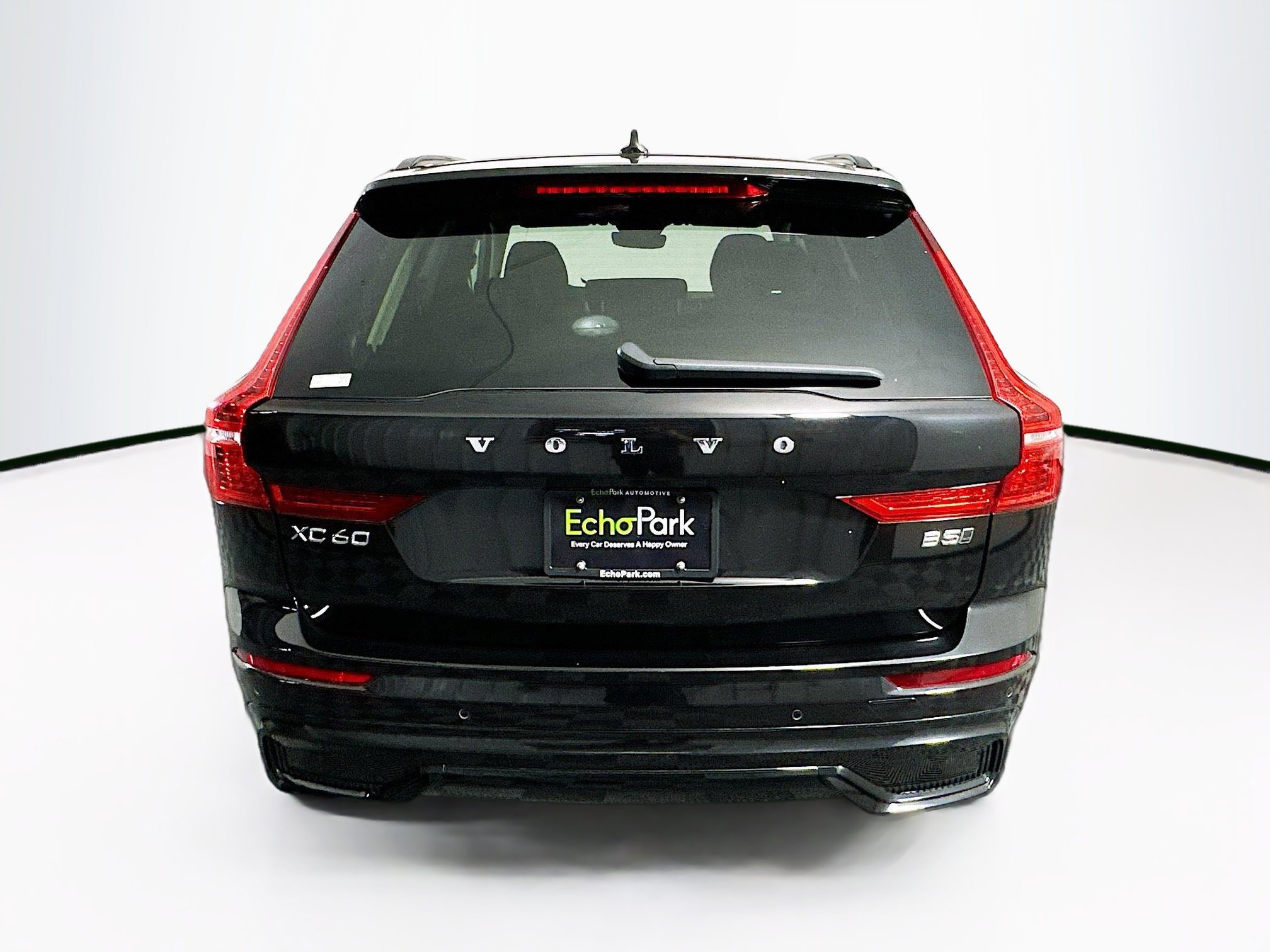 Used 2025 Volvo XC60 B5 Plus image 7