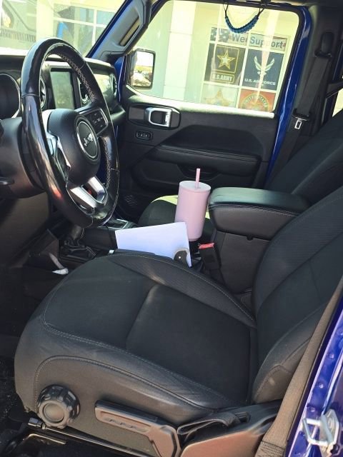 Used 2019 Jeep Wrangler Unlimited Sahara AWD/4WD image 7
