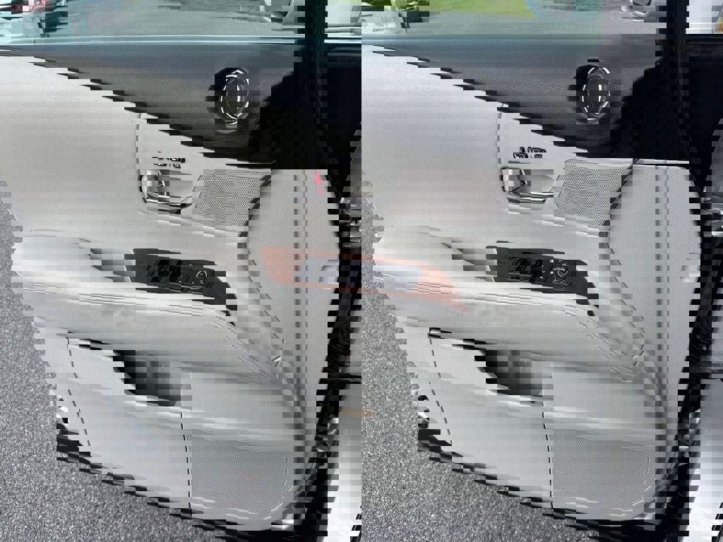 Used 2011 Lexus RX 350 AWD w/ Premium Pkg image 17