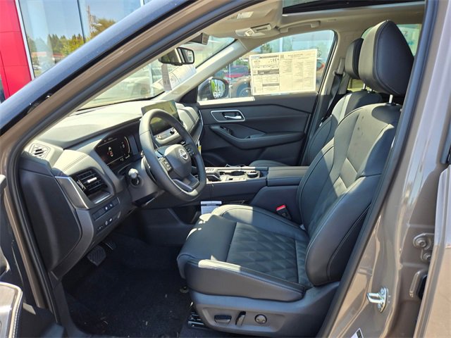 New 2025 Nissan Rogue Platinum w/ Tech Package image 14