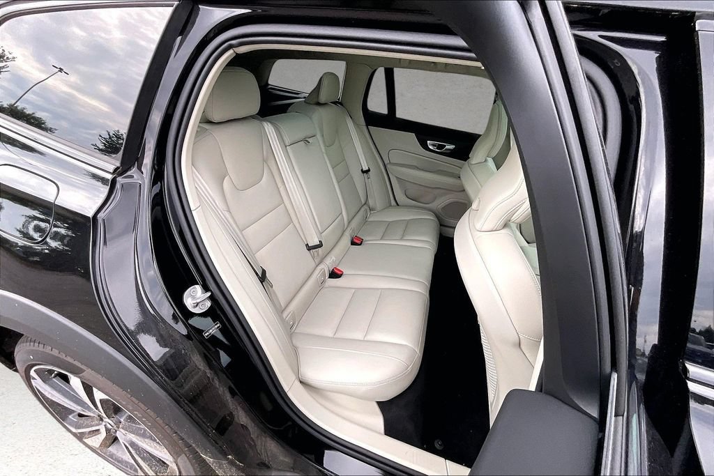 New 2026 Volvo V60 B5 Cross Country Plus w/ Protection Package Premier AWD/4WD image 11