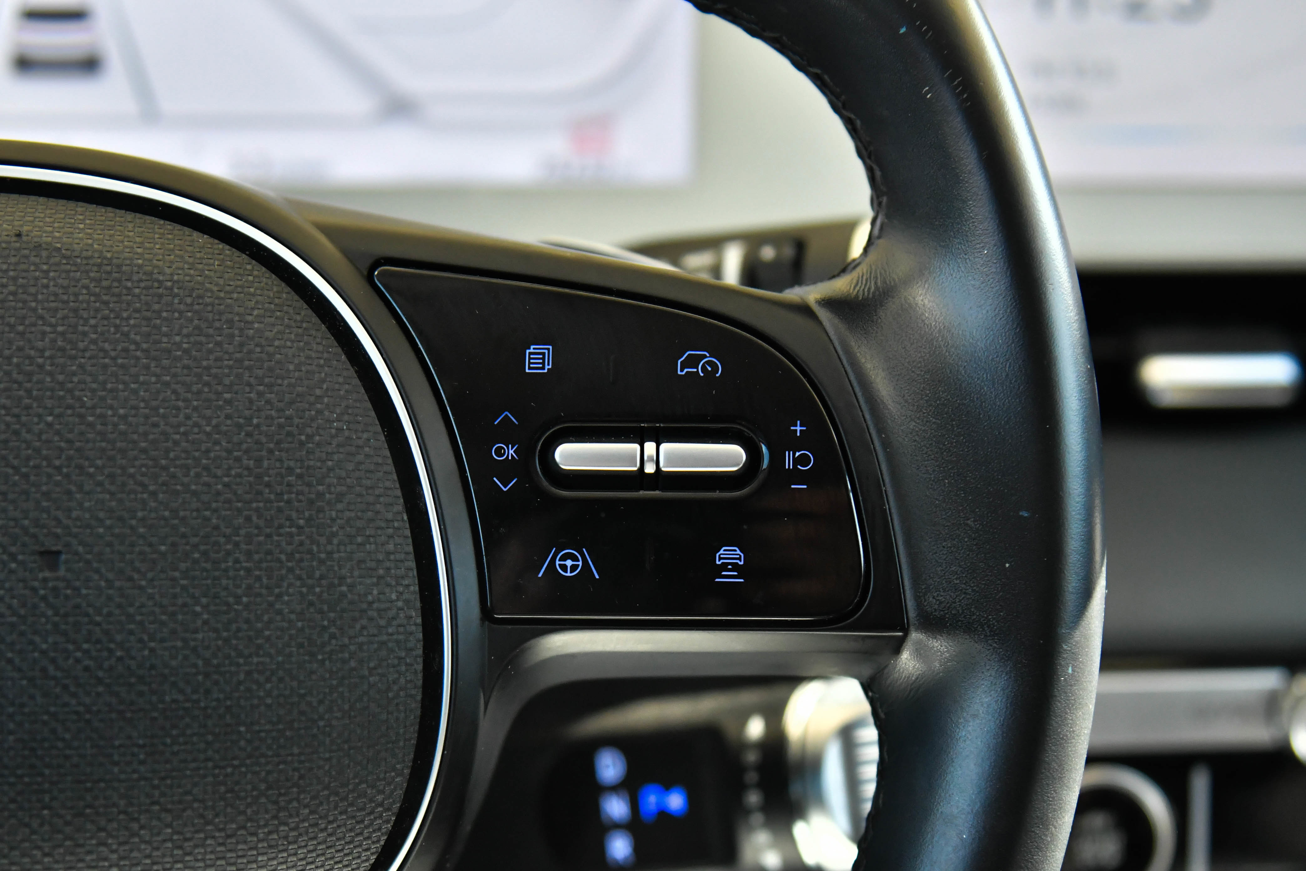 Used 2024 Hyundai Ioniq 5 SE image 32