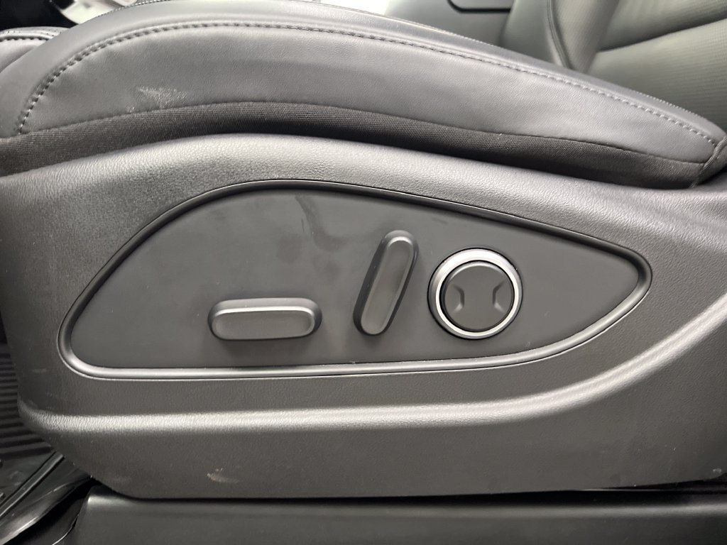Used 2026 Hyundai Palisade SEL FWD image 13
