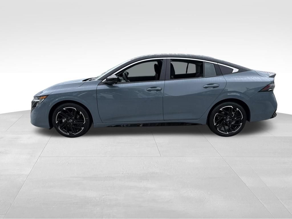 New 2026 Nissan Sentra SR w/ Floor Mat Package FWD image 4