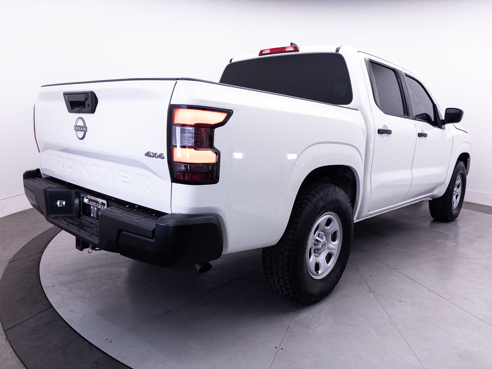 Used 2023 Nissan Frontier S AWD/4WD image 17