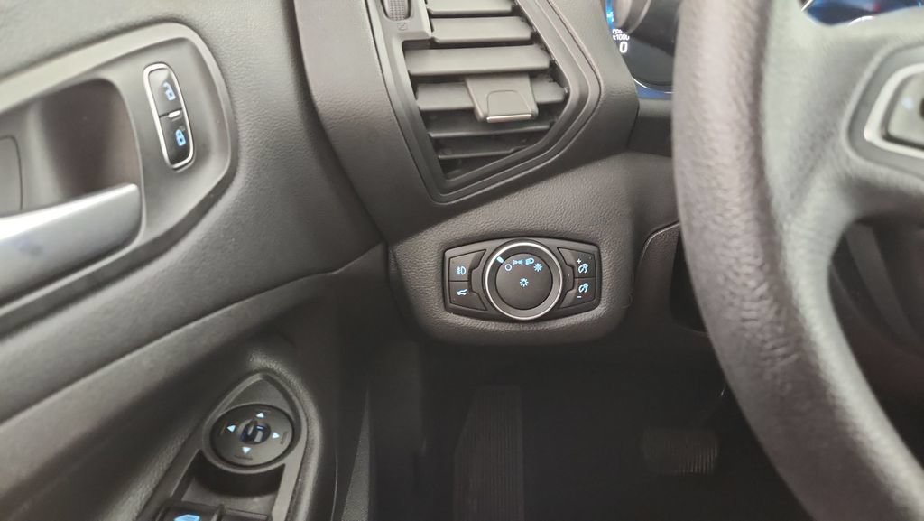 Used 2018 Ford Escape SE w/ SE Sync 3 Package AWD/4WD image 14