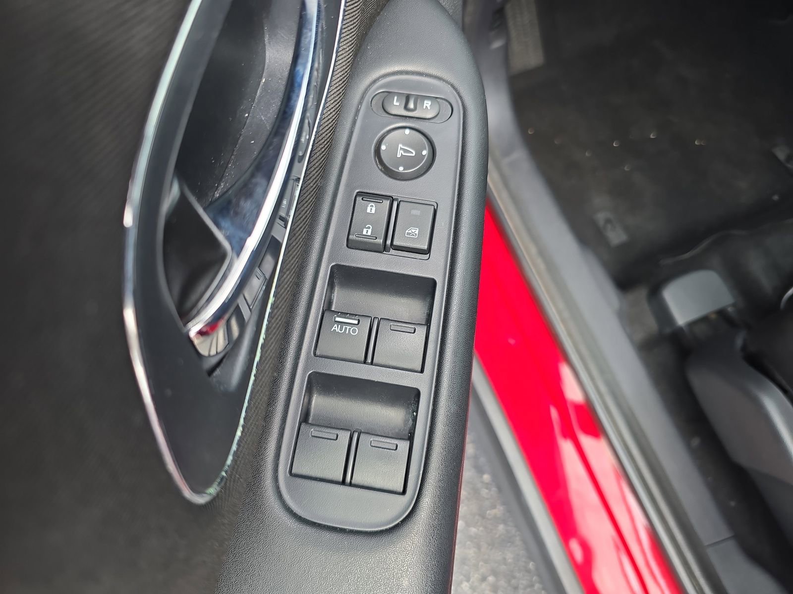 Used 2017 Honda HR-V EX image 13