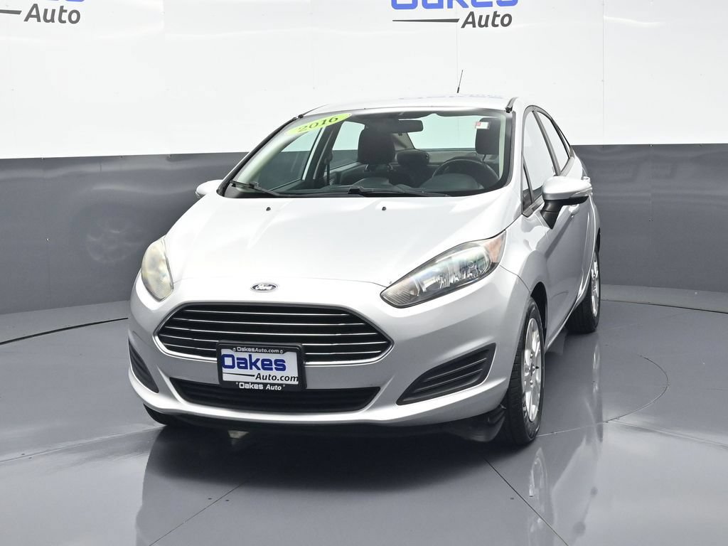 Used 2016 Ford Fiesta SE w/ Cold Weather Package FWD image 4