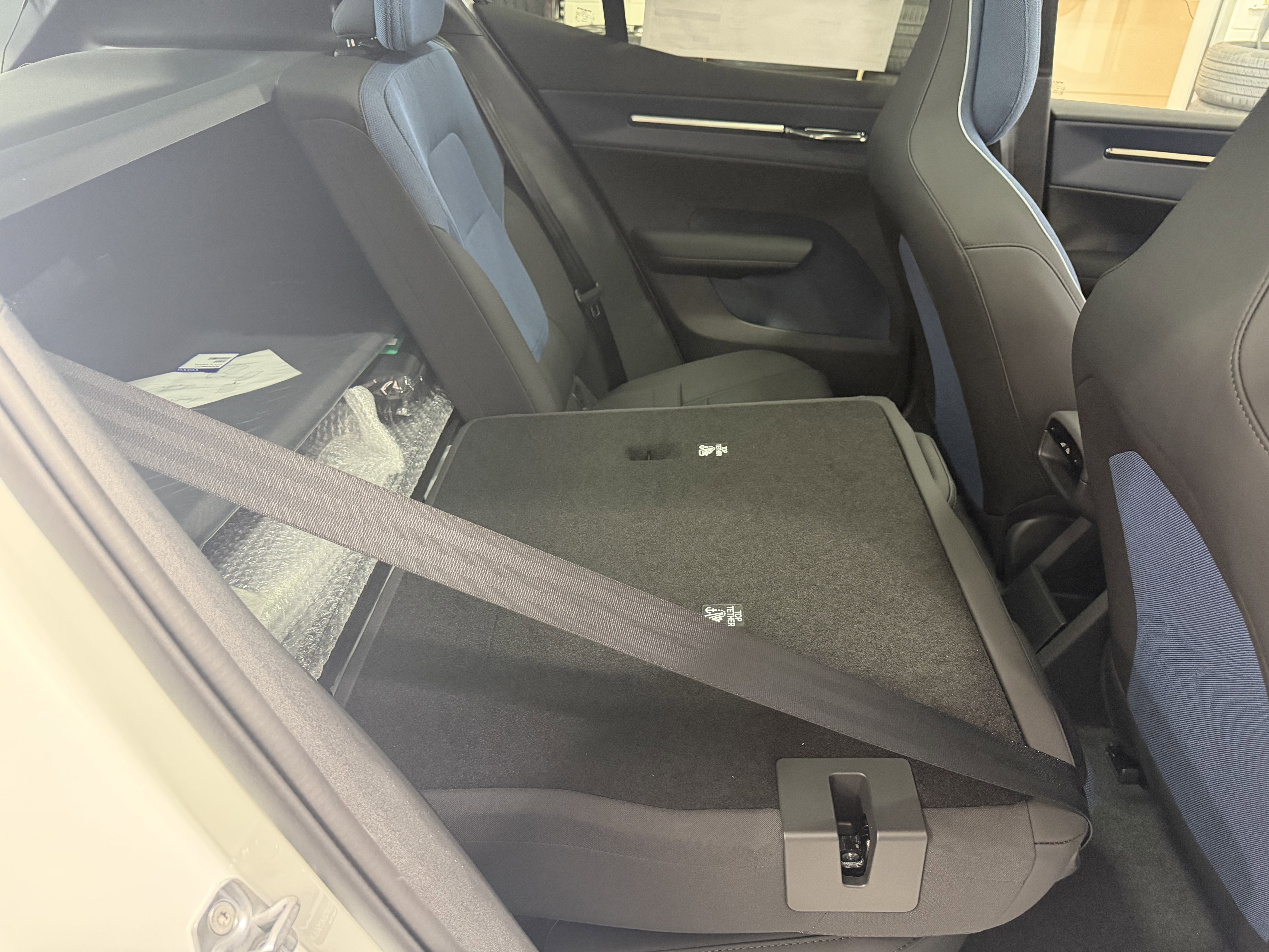 New 2026 Volvo EX30 Cross Country Ultra w/ Protection Package Premier image 29