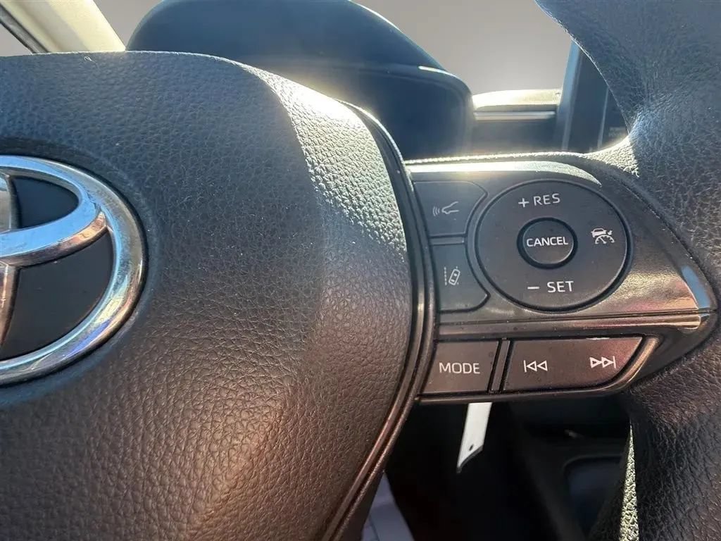 Used 2022 Toyota Corolla LE FWD image 12