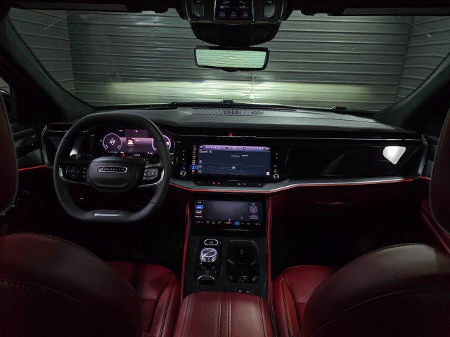 Used 2025 Jeep Wagoneer S Launch Edition AWD/4WD image 11