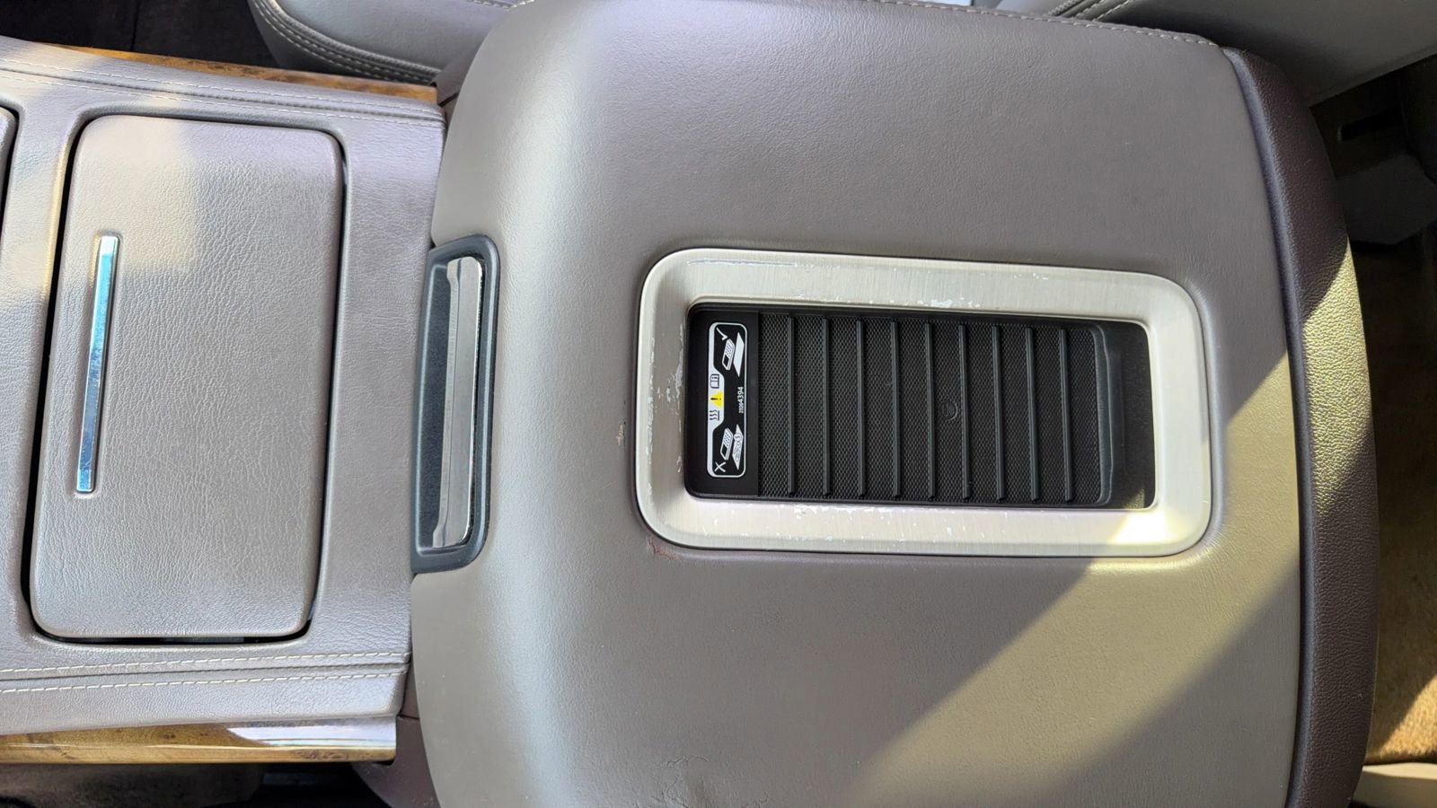 Used 2016 GMC Yukon XL Denali image 28