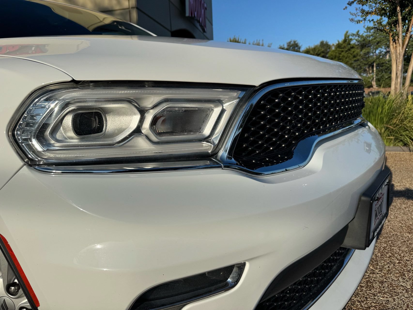 Used 2021 Dodge Durango SXT AWD/4WD image 2