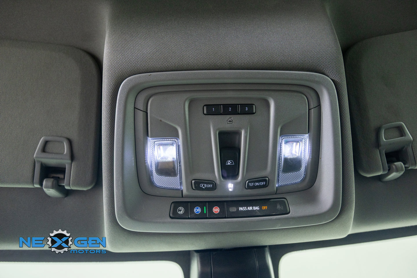 Used 2022 GMC Sierra 3500 Denali w/ Technology Package AWD/4WD image 27