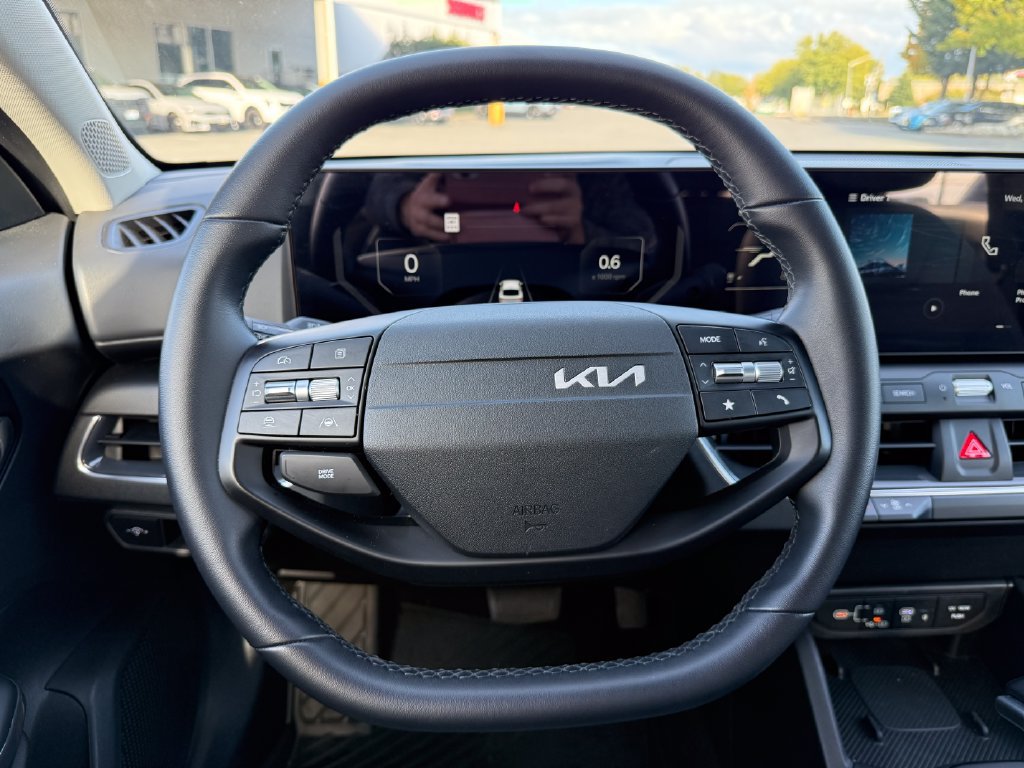 Certified 2025 Kia K4 EX FWD image 22