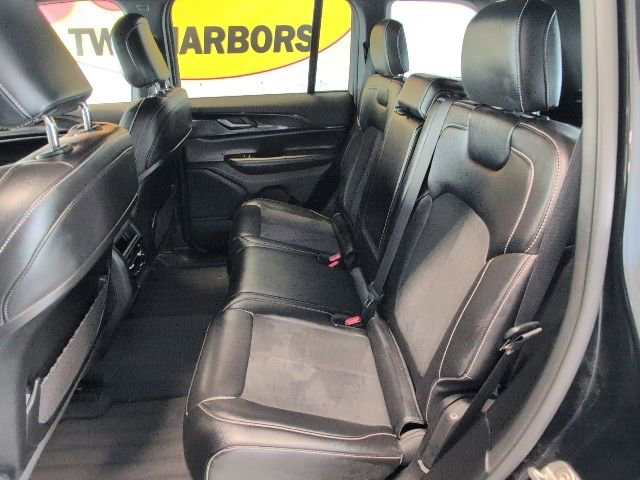Used 2023 Jeep Grand Cherokee Altitude image 24