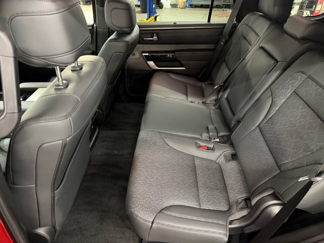 Used 2025 Toyota Sequoia Limited w/ Tow Technology Package AWD/4WD image 18