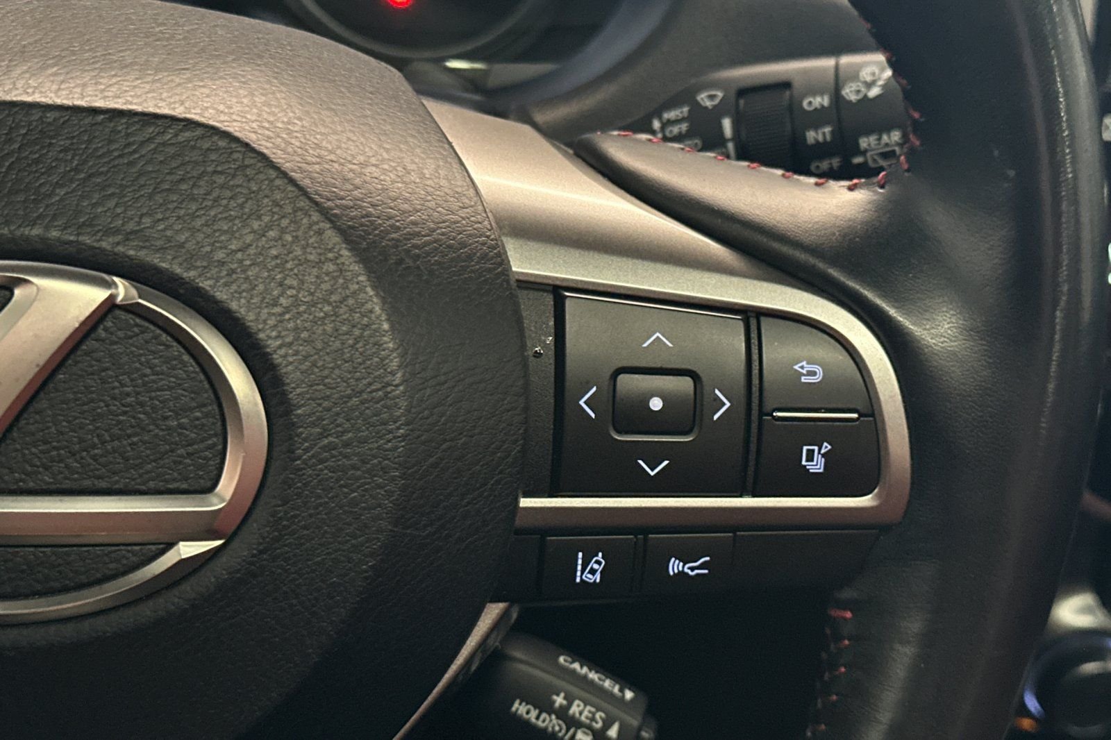 Used 2022 Lexus GX 460 Premium w/ Accessory Package AWD/4WD image 30