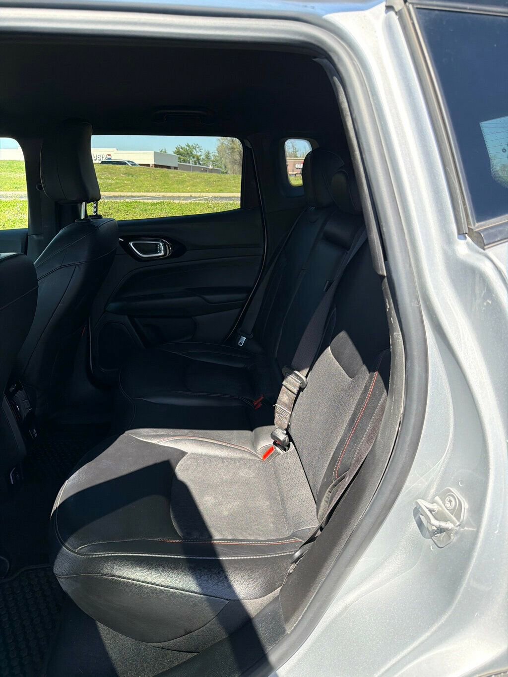 Used 2025 Jeep Compass Trailhawk AWD/4WD image 15