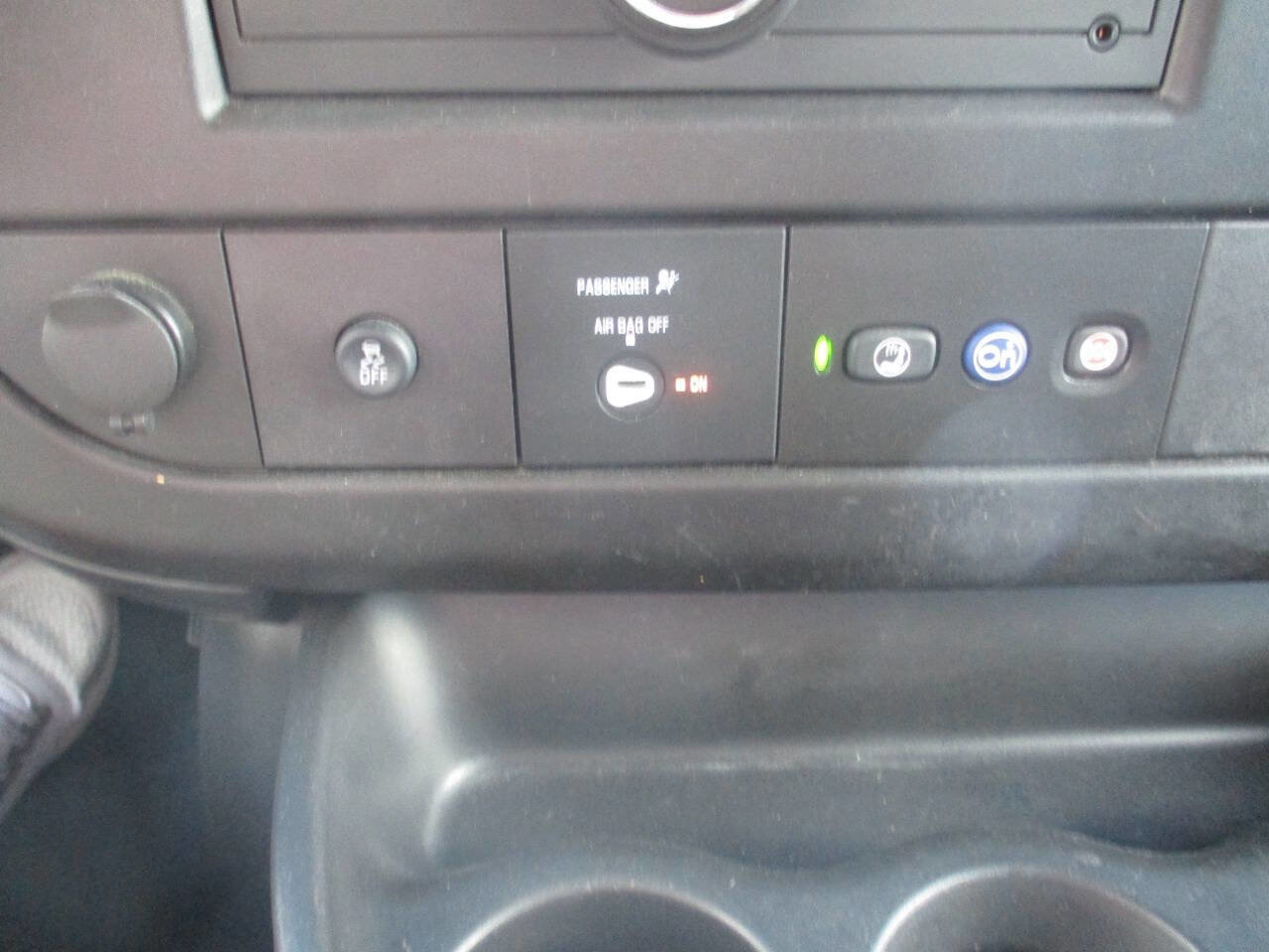 Used 2022 Chevrolet Express 3500 LS image 25