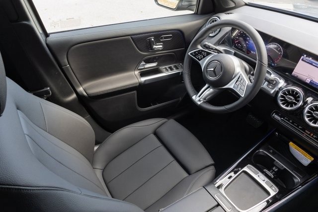 Certified 2025 Mercedes-Benz GLB 250 4MATIC image 23