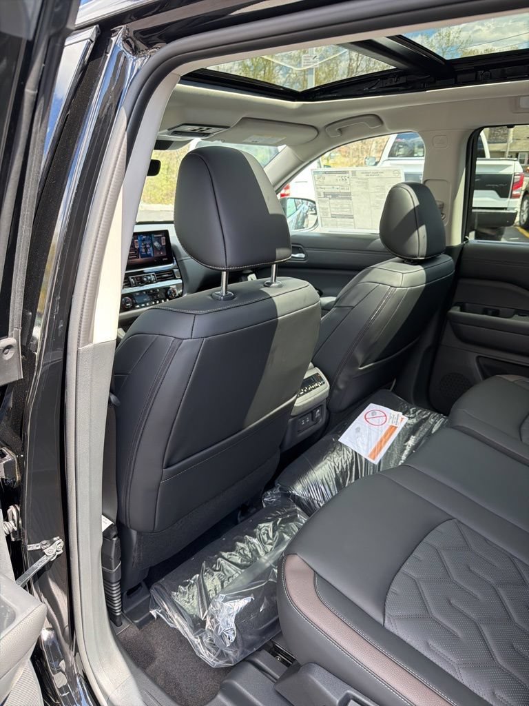 Used 2026 Nissan Pathfinder Platinum w/ Cargo Package AWD/4WD image 24