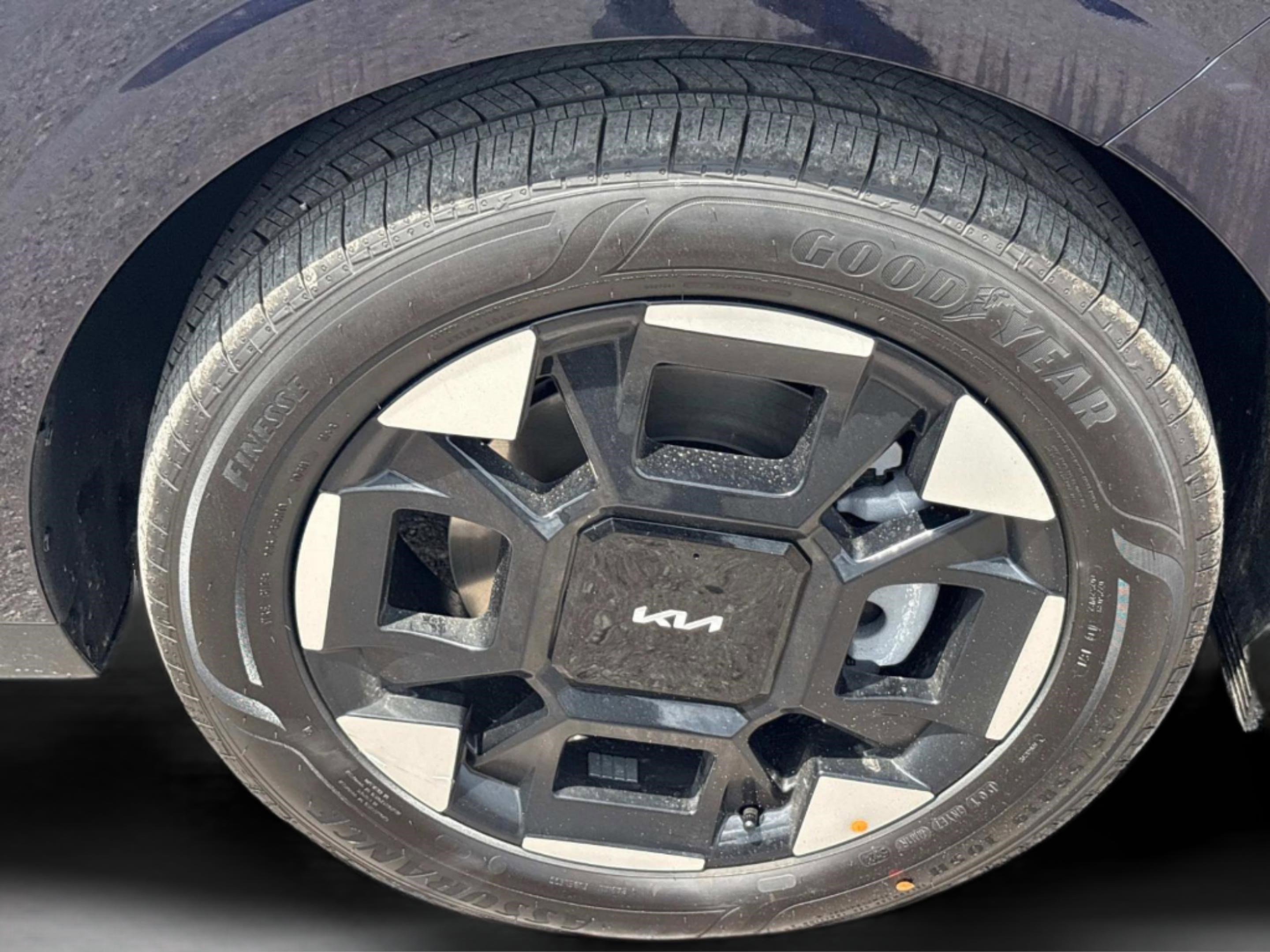 New 2026 Kia Carnival EX image 9