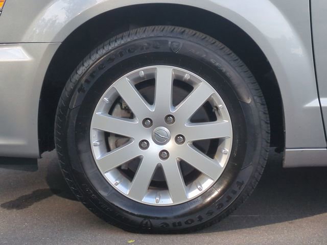 Used 2015 Chrysler Town & Country Touring w/ Driver Convenience Group image 19