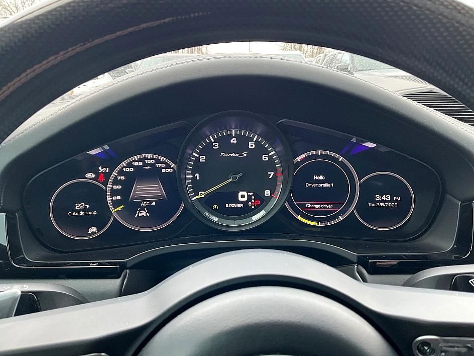 Used 2020 Porsche Cayenne Turbo S image 17