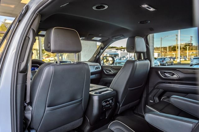 Used 2023 Chevrolet Suburban Premier image 25