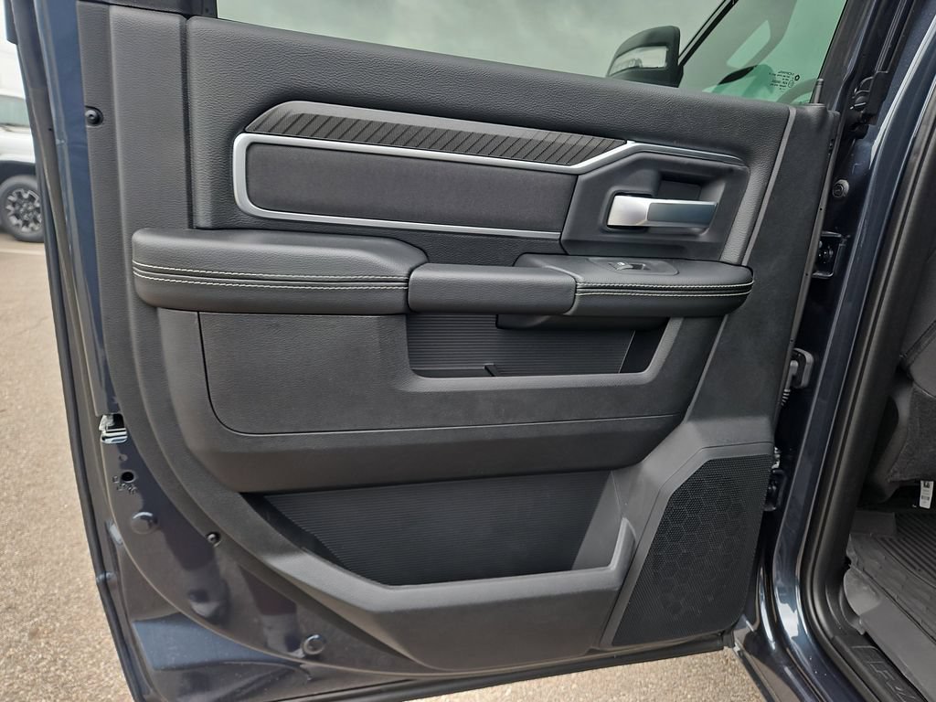 New 2026 RAM 2500 Big Horn AWD/4WD image 13