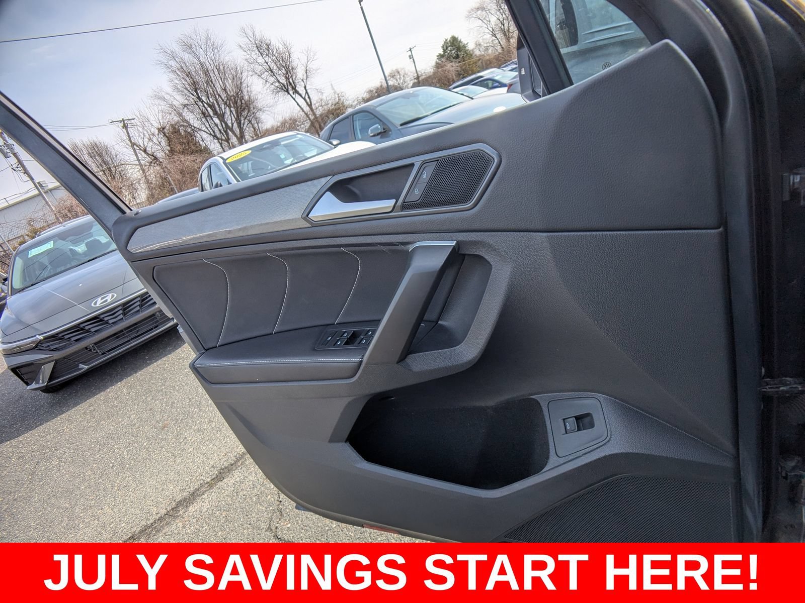 Used 2024 Volkswagen Tiguan Wolfsburg Edition AWD/4WD image 32