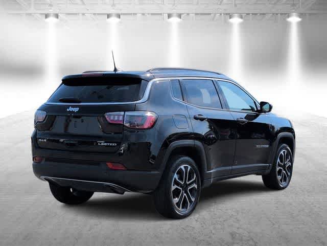 Used 2023 Jeep Compass Limited w/ Sun and Sound Group AWD/4WD image 8