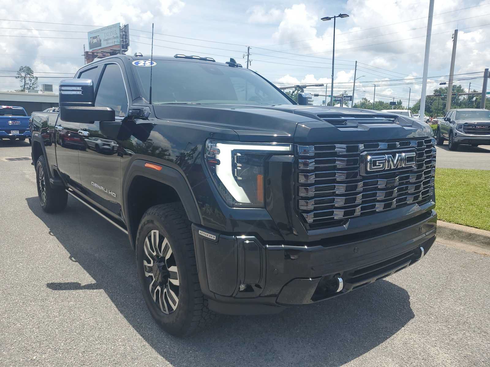 Used 2025 GMC Sierra 2500 Denali Ultimate AWD/4WD image 9