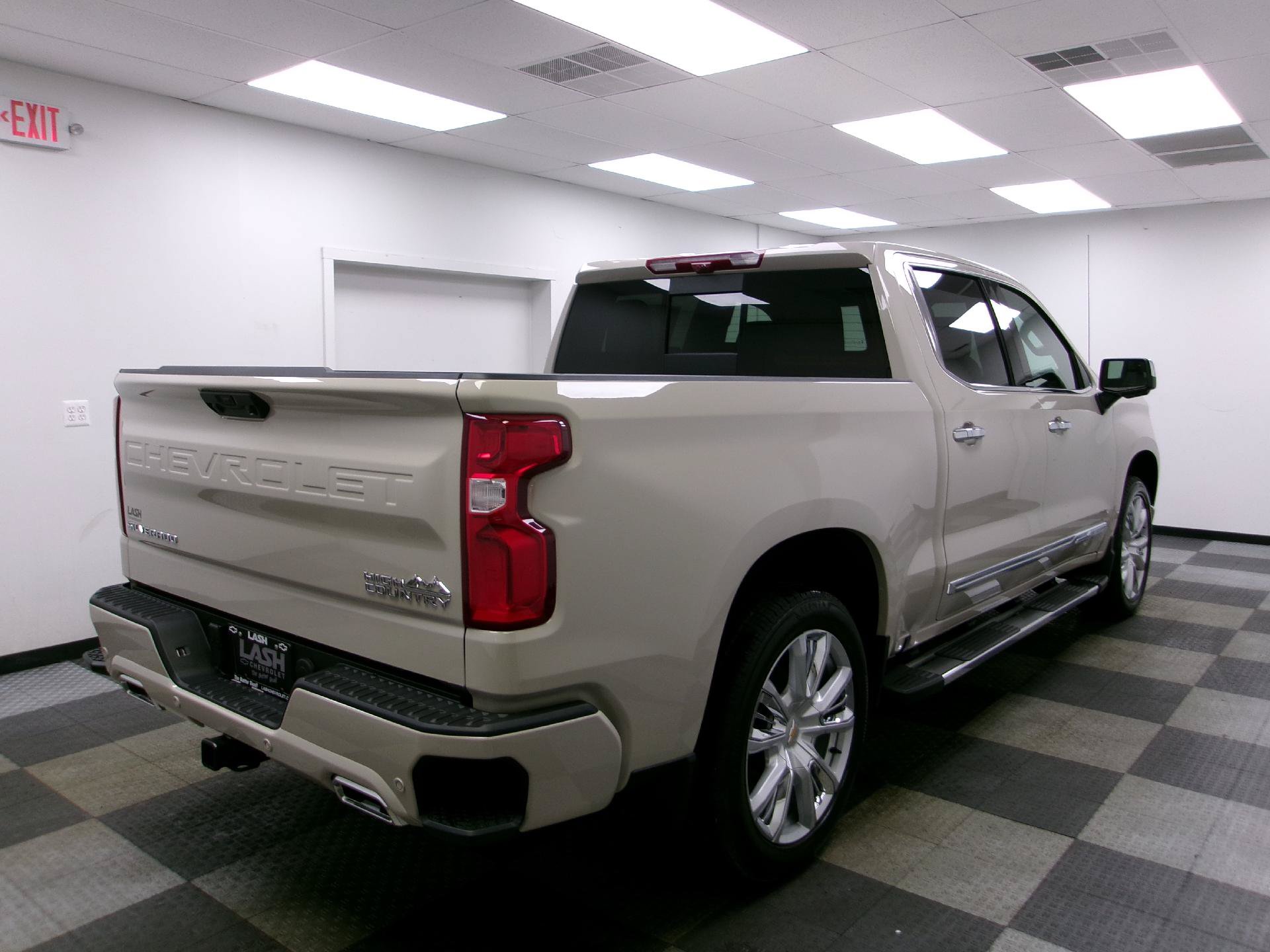 New 2026 Chevrolet Silverado 1500 High Country w/ Technology Package AWD/4WD image 14