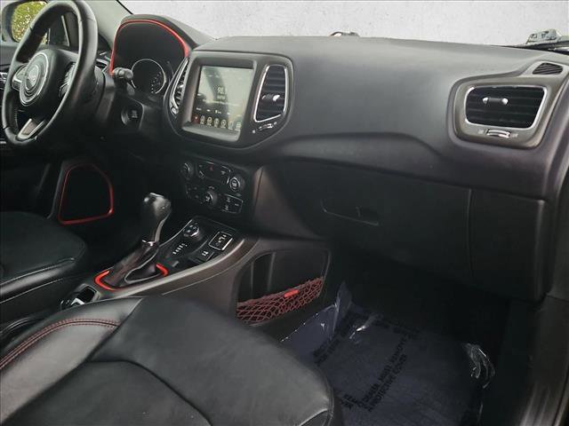 Used 2017 Jeep Compass Trailhawk w/ Leather Interior Group AWD/4WD image 22