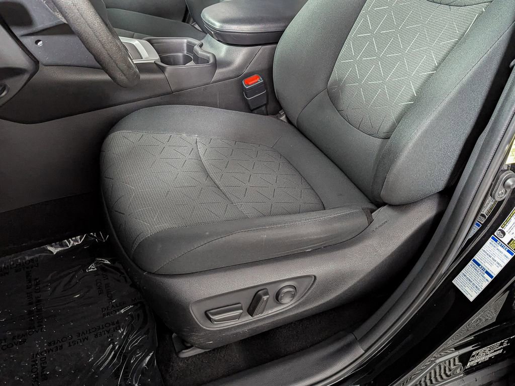 Used 2021 Toyota RAV4 XLE image 17