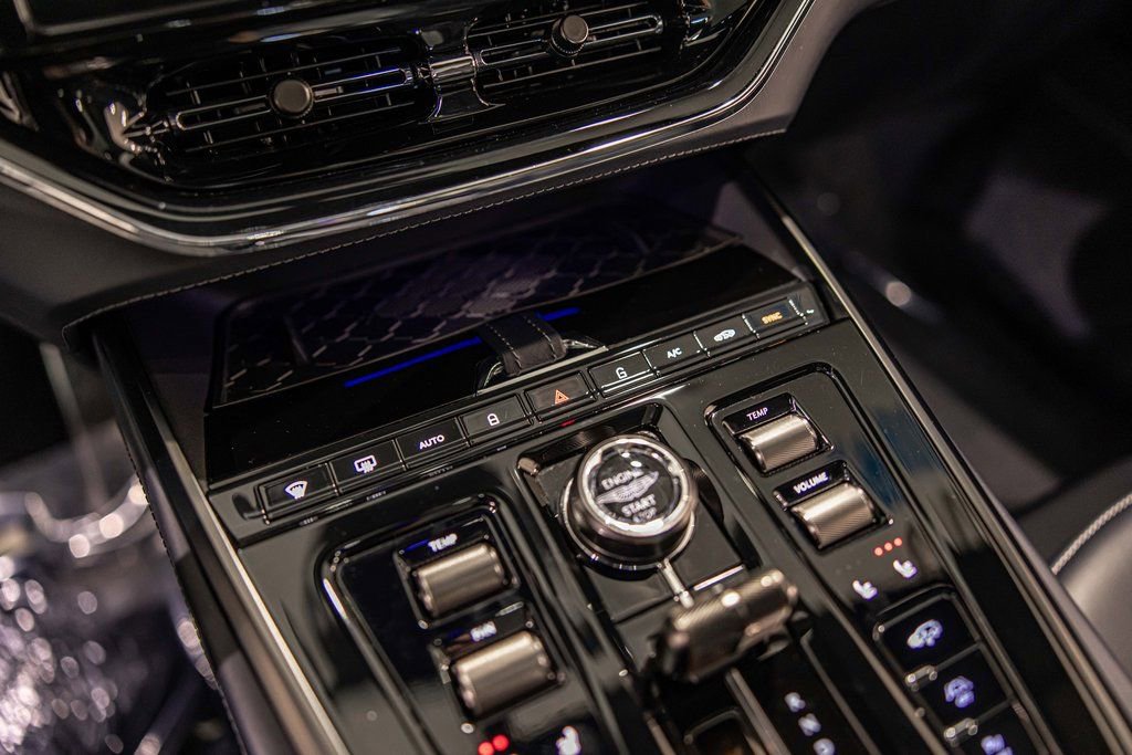 Used 2025 Aston Martin DBX 707 image 29