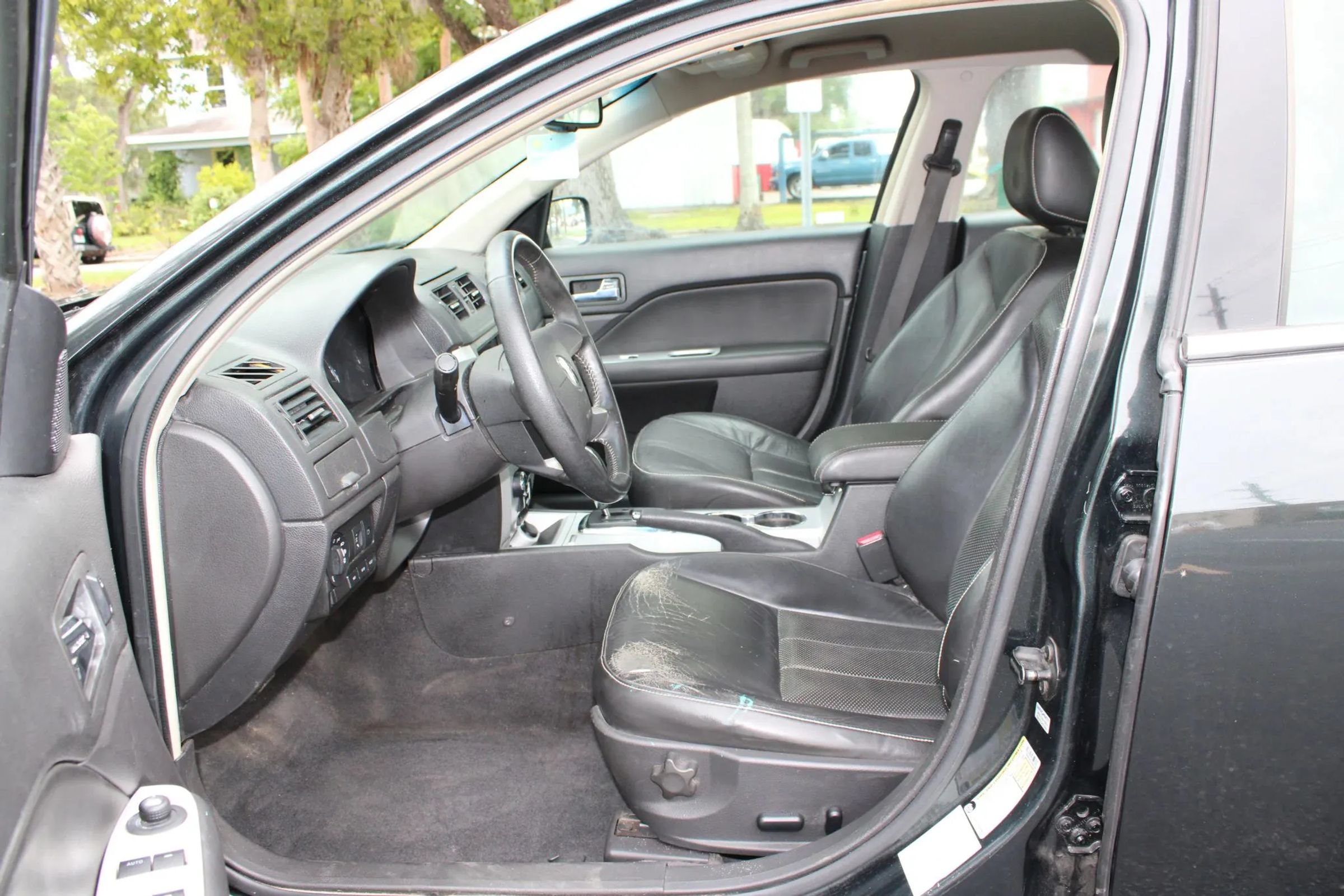 Used 2010 Mercury Milan Premier FWD image 6