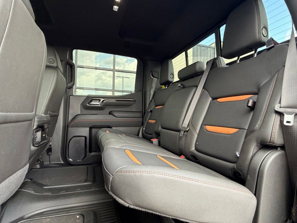 Used 2022 GMC Sierra 1500 AT4 w/ AT4 Preferred Package AWD/4WD image 8
