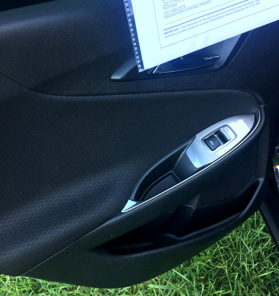 Used 2018 Chevrolet Malibu LT image 12