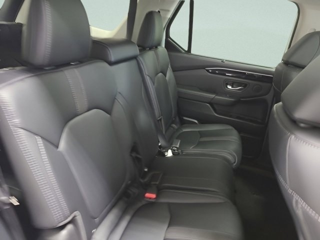 Used 2025 Honda Pilot Touring image 21
