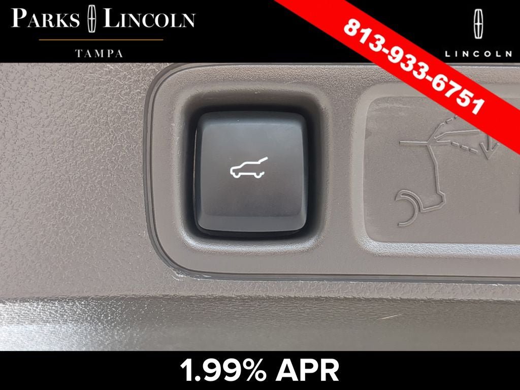 Certified 2024 Lincoln Navigator Premiere AWD/4WD image 9