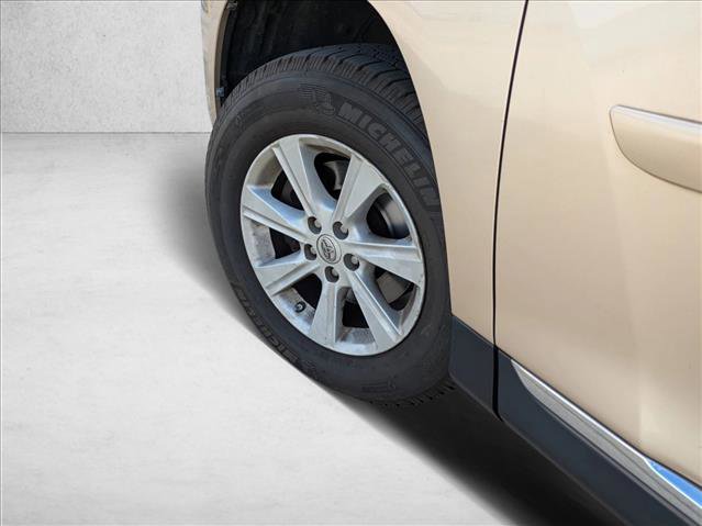Used 2013 Toyota Highlander SE image 10