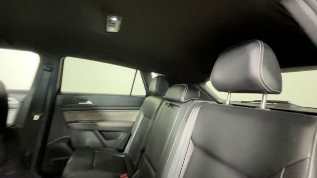 Used 2022 Volkswagen Atlas Cross Sport SE FWD image 17