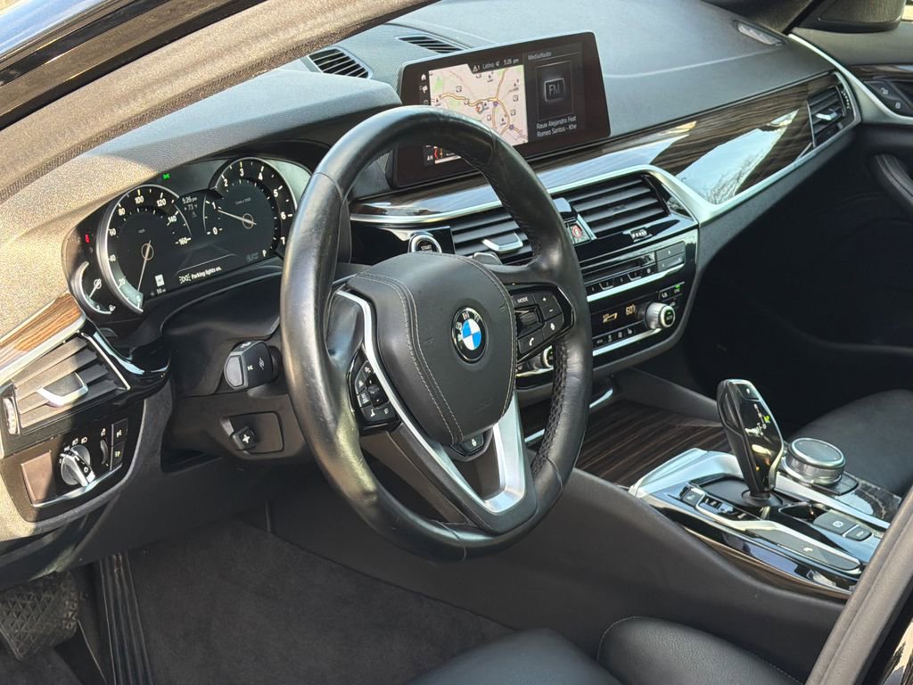 Used 2019 BMW 530i xDrive image 13