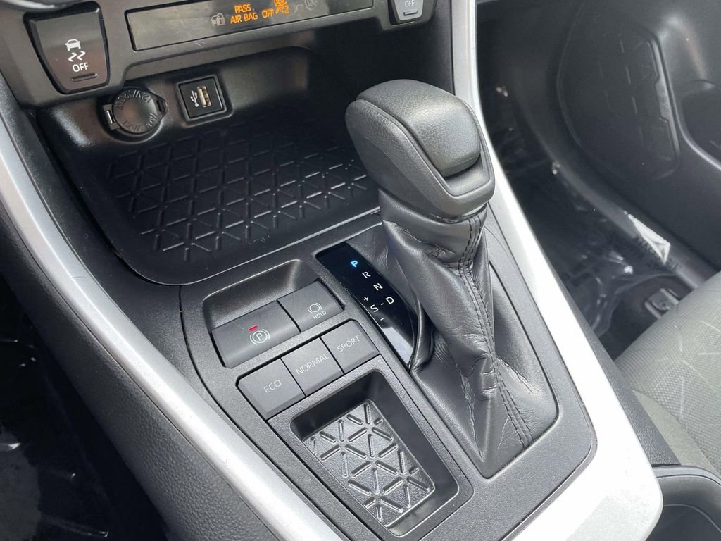 Used 2024 Toyota RAV4 XLE image 42