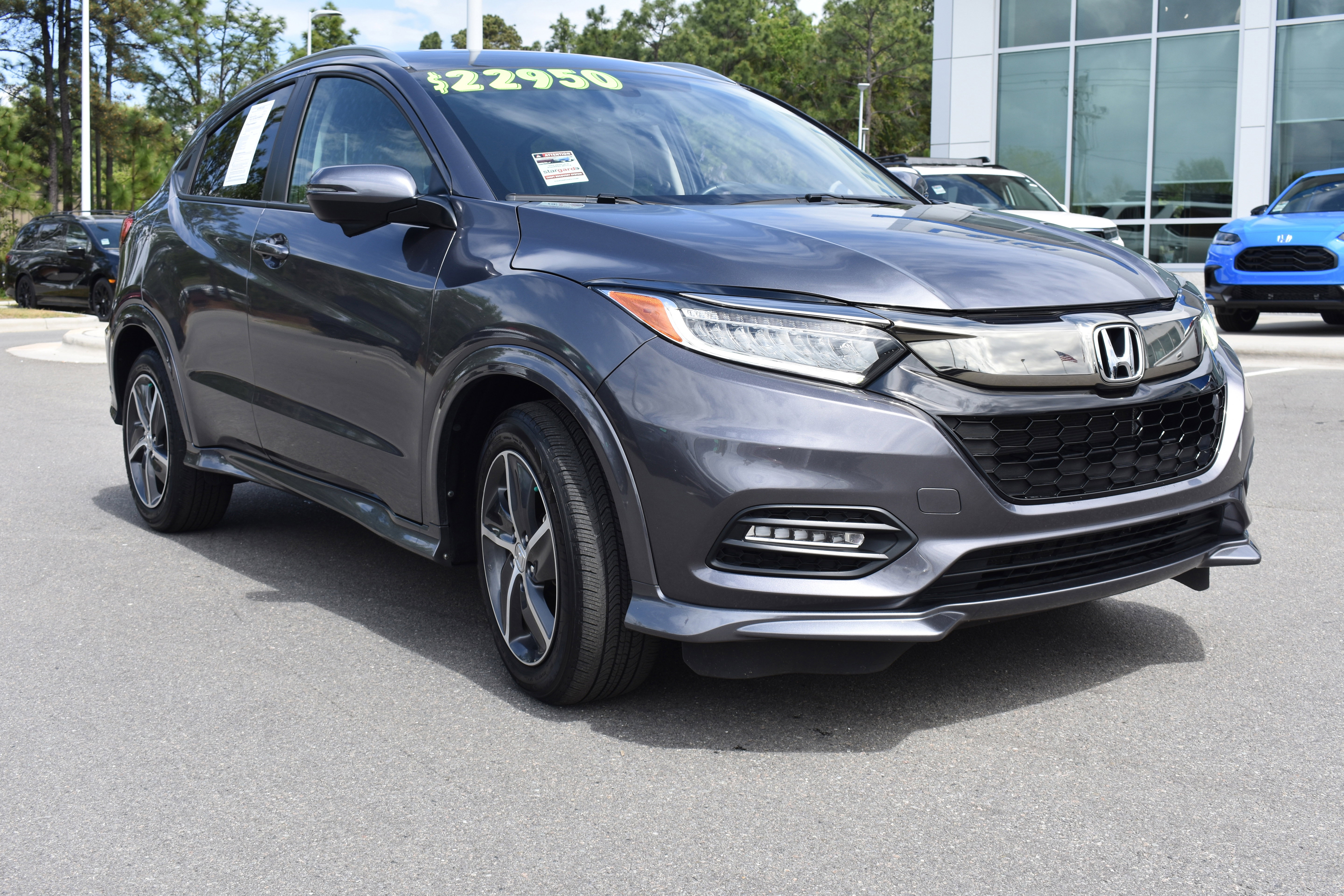 Used 2019 Honda HR-V Touring image 3