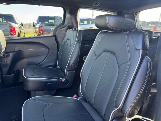 New 2026 Chrysler Pacifica Limited w/ S Appearance Package image 23