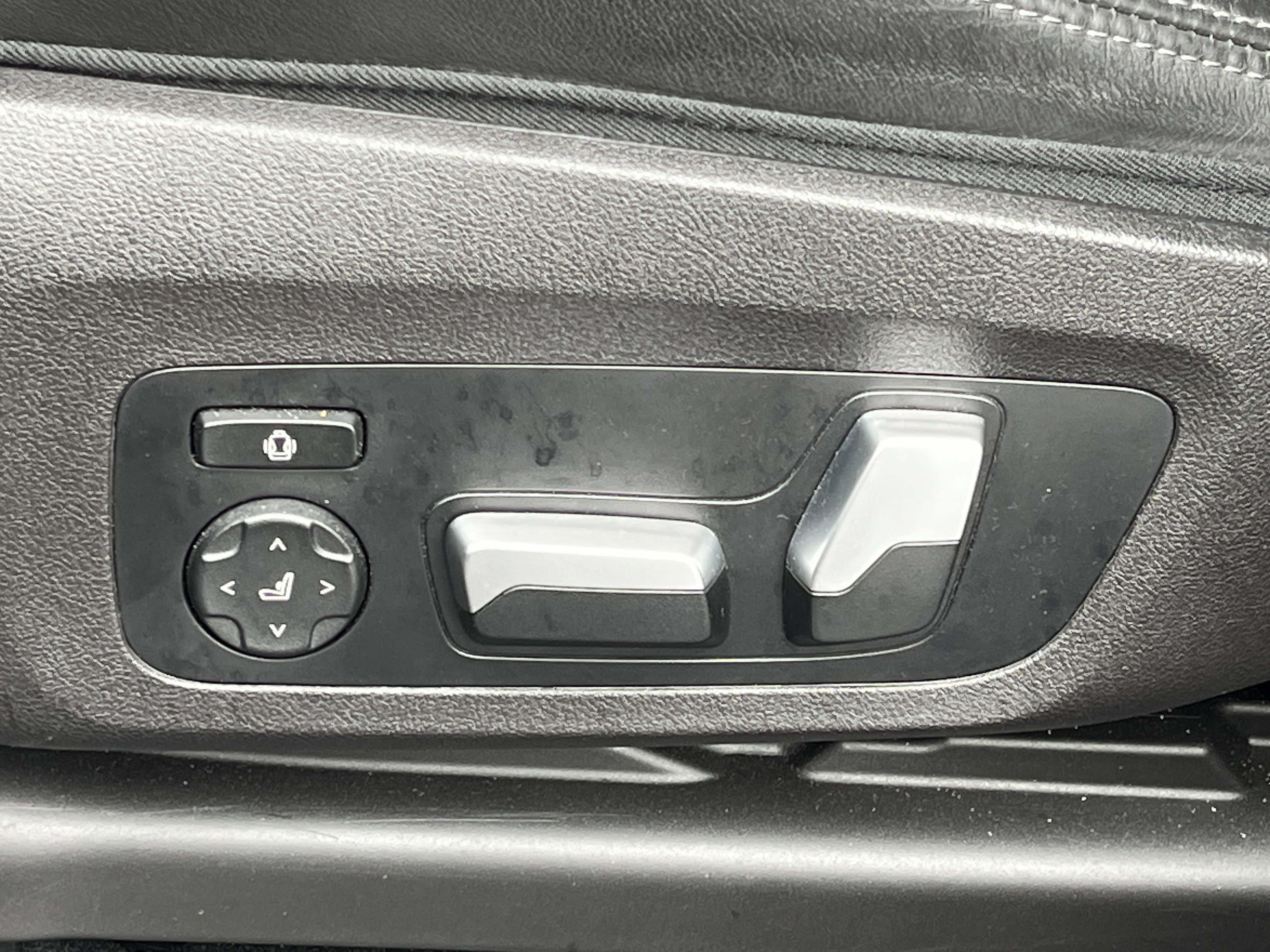 Used 2023 BMW X4 M w/ Competition Package image 20